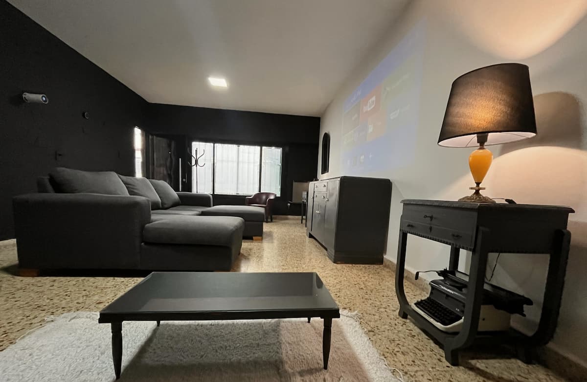 Cine en casa con proyector